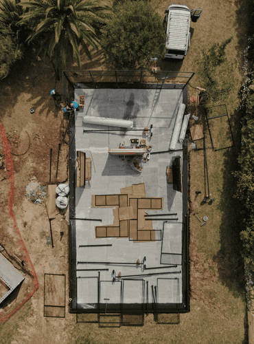 stavba padelového kurtu